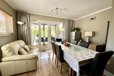 8 Filby Road, Chessington, KT9 2AG