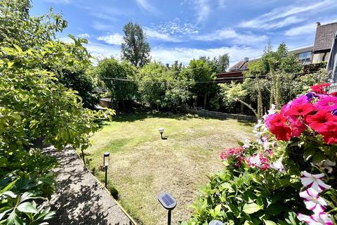 8 Filby Road, Chessington, KT9 2AG