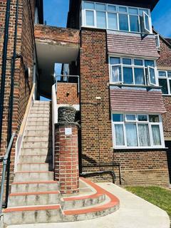 2 bedroom maisonette for sale, Highfield Avenue, London NW9