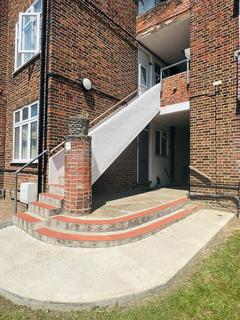 2 bedroom maisonette for sale, Highfield Avenue, London NW9