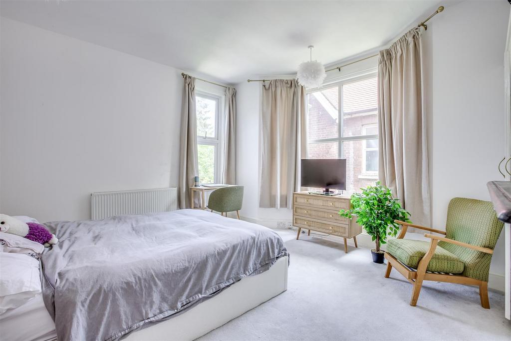 51 London Road, HP11 1 BN-4.jpg