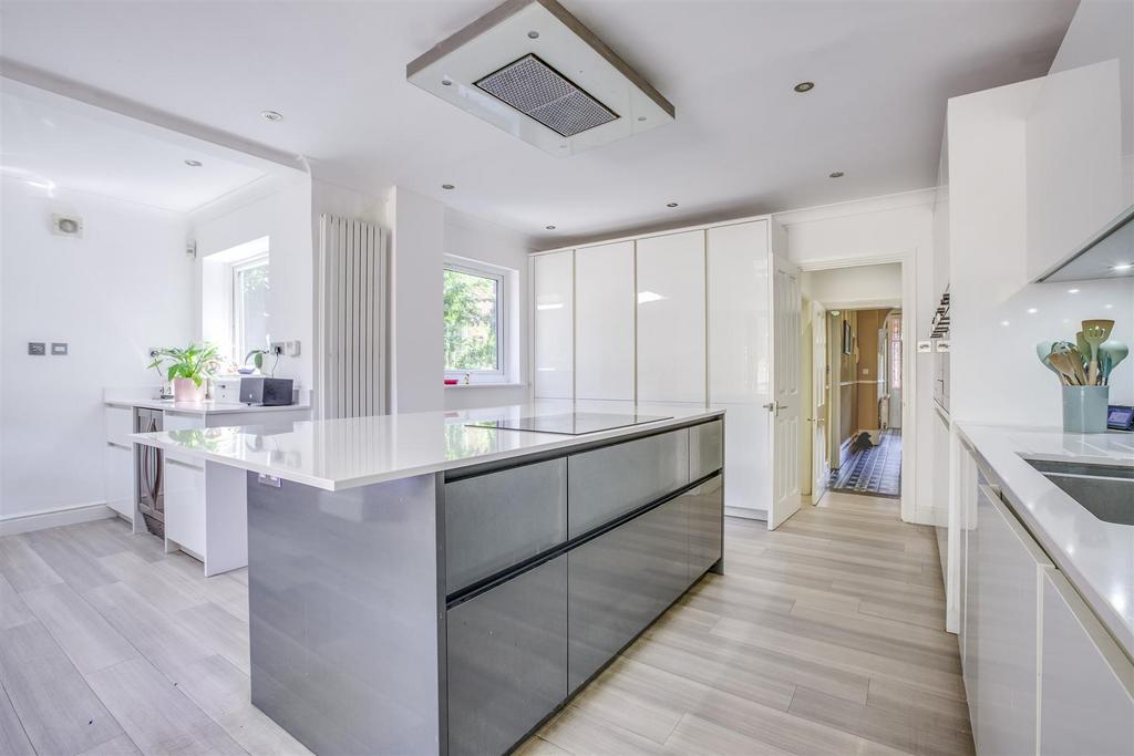 51 London Road, HP11 1 BN-11.jpg