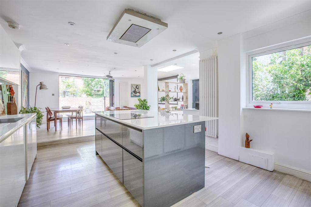 51 London Road, HP11 1 BN-8.jpg