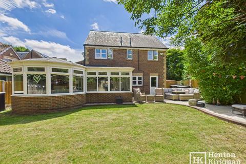 4 bedroom detached house for sale, Burntwood Close, Billericay
