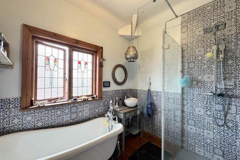 4 bedroom detached house for sale, Dentons Green Lane, Dentons Green