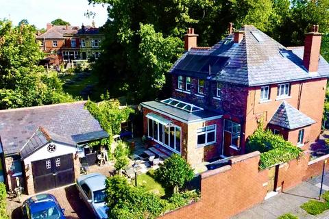 4 bedroom detached house for sale, Dentons Green Lane, Dentons Green