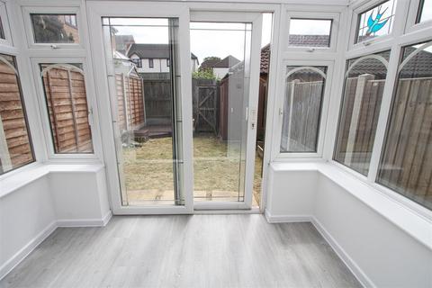 2 bedroom terraced house for sale, Robinia Close, Steeple View SS15