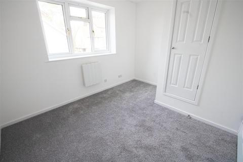 2 bedroom terraced house for sale, Robinia Close, Steeple View SS15