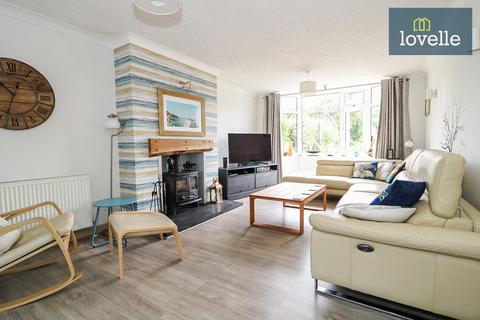 4 bedroom semi-detached house for sale, Eastwood Avenue, Grimsby DN34