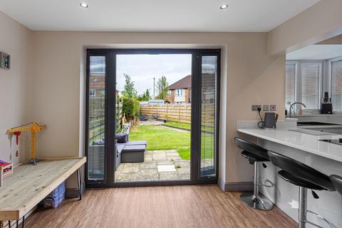 32 Brooklands, York, YO10 3NU
