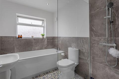 32 Brooklands, York, YO10 3NU