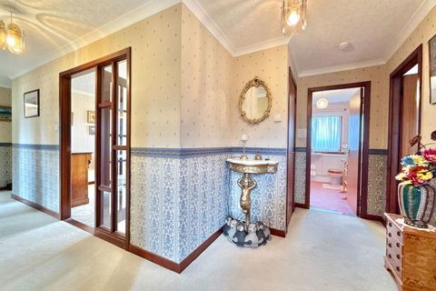 4 bedroom detached bungalow for sale, 8 Wellside Road, Balloch, IV2 7GS