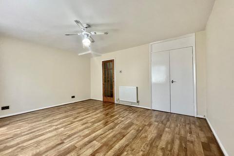 undefined, Arrow Close, Luton, LU3