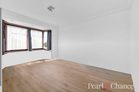 4 bedroom semi-detached house to rent, The Vale, London, NW11