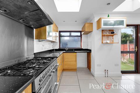 4 bedroom semi-detached house to rent, The Vale, London, NW11
