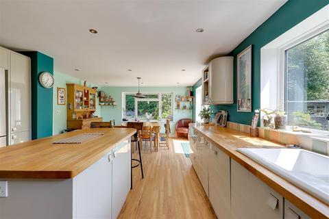5 bedroom detached house for sale, Greyfriars Close, Worthing BN13