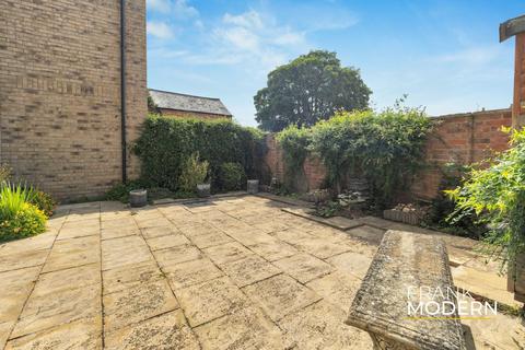 2 bedroom ground floor flat for sale, The Blades, Market Deeping, PE6
