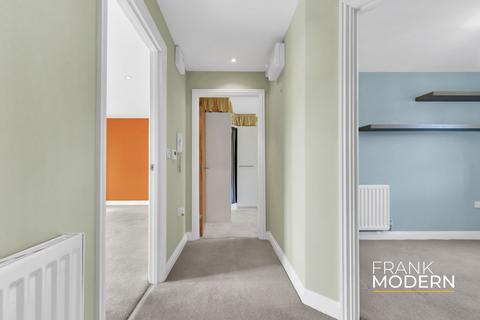 2 bedroom ground floor flat for sale, The Blades, Market Deeping, PE6