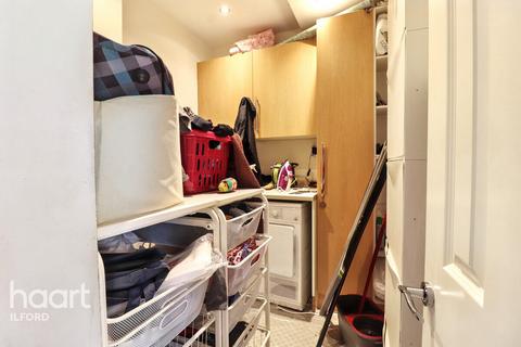 4 bedroom terraced house to rent, Basildon Avenue, ILFORD