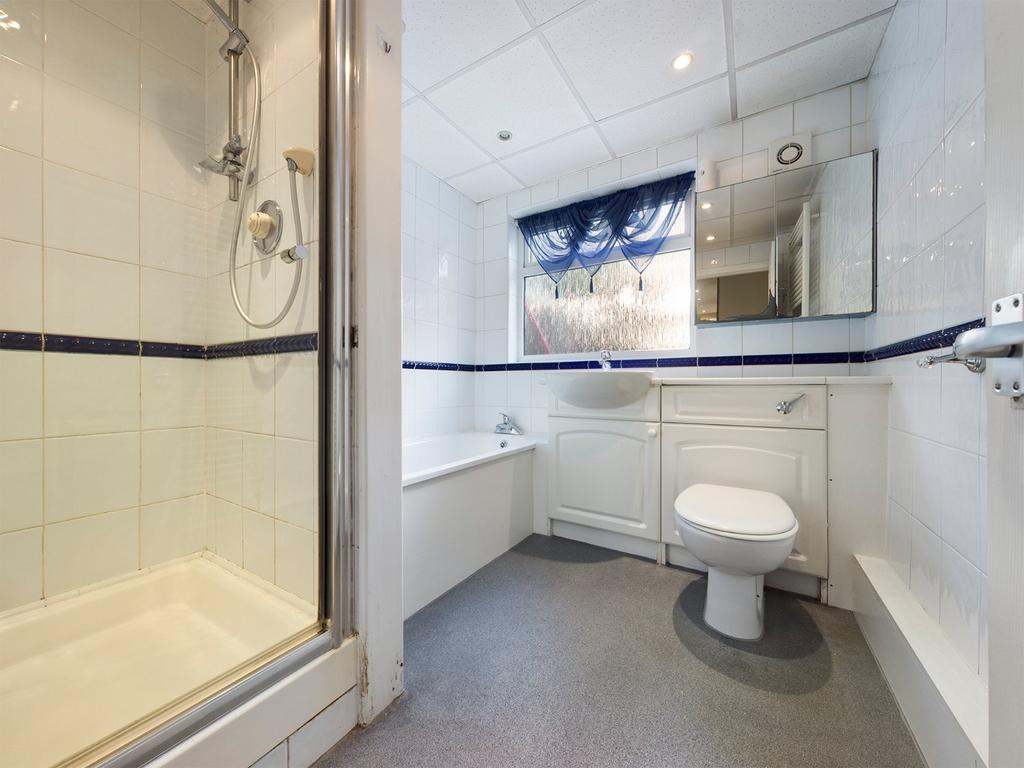 House in Romford - More