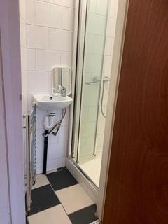 1 bedroom bedsit to rent, Lincoln Road, Enfield EN3