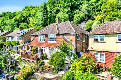 34 Cherry Tree Avenue, Haslemere, GU27 1JW