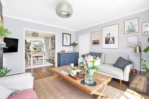 34 Cherry Tree Avenue, Haslemere, GU27 1JW