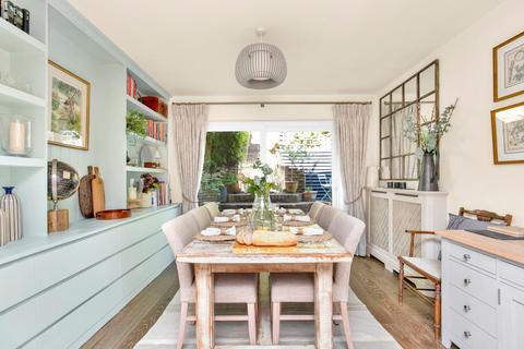 34 Cherry Tree Avenue, Haslemere, GU27 1JW