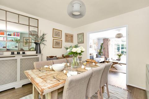 34 Cherry Tree Avenue, Haslemere, GU27 1JW