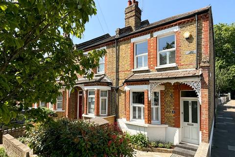 2 Aislibie Road, London, SE12 8QQ