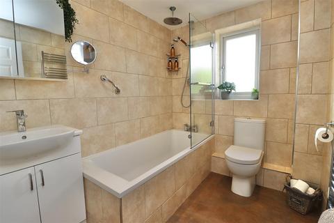 32 Browning Road, Pocklington, York, YO42 2GL