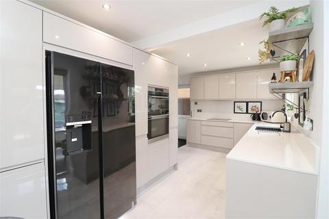 32 Browning Road, Pocklington, York, YO42 2GL