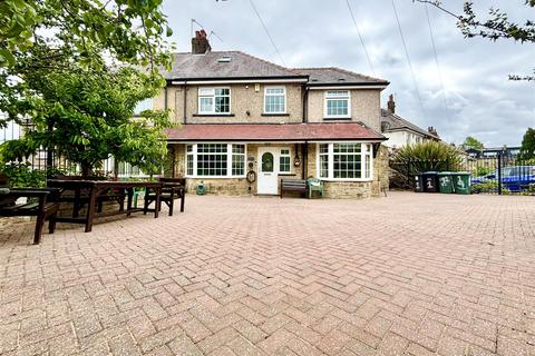 1 Como Drive, Bradford, BD8 9PU