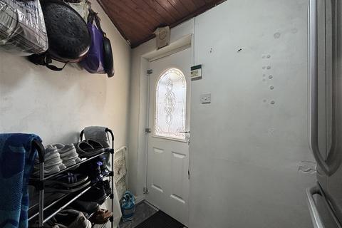 1 Como Drive, Bradford, BD8 9PU