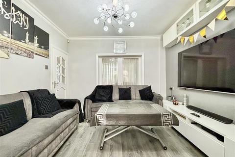 1 Como Drive, Bradford, BD8 9PU