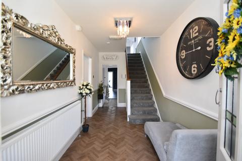 8 bedroom house for sale, Sunningdale Drive, Skegness, PE25