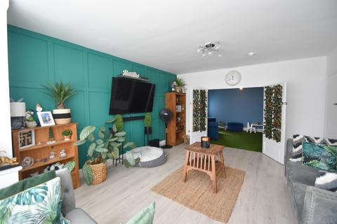8 bedroom house for sale, Sunningdale Drive, Skegness, PE25