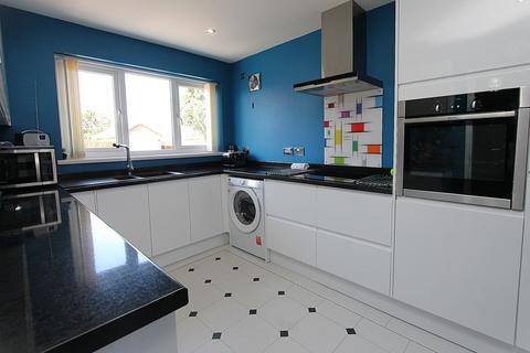 3 bedroom semi-detached house for sale, Rangeways Road, Kidderminster, DY11