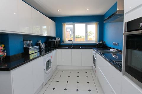 3 bedroom semi-detached house for sale, Rangeways Road, Kidderminster, DY11
