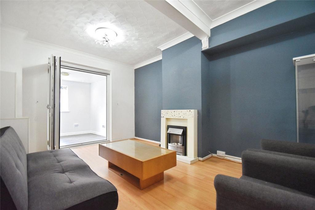 House in London, London Borough of Barking and Dagenham - View 2
