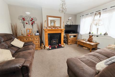 3 bedroom terraced house for sale, Bellfield Avenue, Colchester, CO7 0