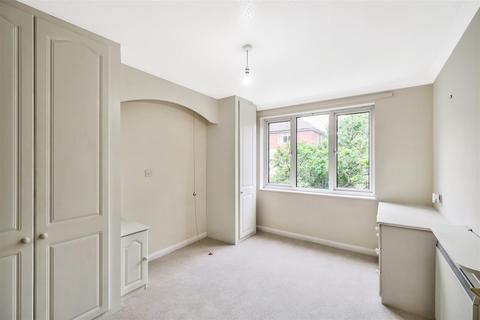 1 bedroom flat for sale, Cambridge Park, Wanstead