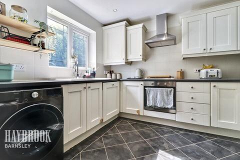 98 Highgate, Wombwell, Barnsley, S73 0FH
