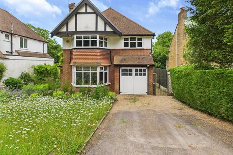 8 Cearn Way, Coulsdon, CR5 2LH