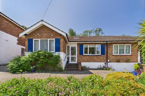 98 Mead Way, Coulsdon, CR5 1PH