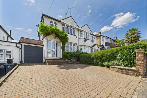 13 Lyndhurst Road, Coulsdon, CR5 3HU