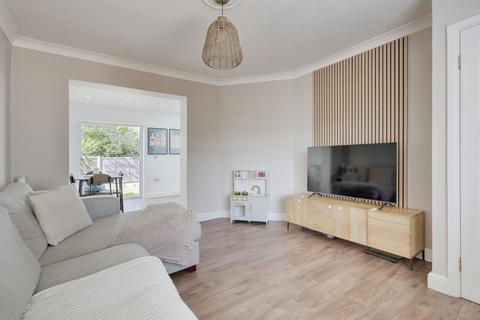 9 Boyce View Drive, Benfleet, SS7 5EA