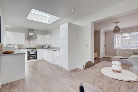 9 Boyce View Drive, Benfleet, SS7 5EA