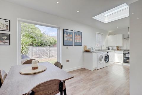 9 Boyce View Drive, Benfleet, SS7 5EA