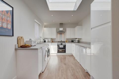 9 Boyce View Drive, Benfleet, SS7 5EA